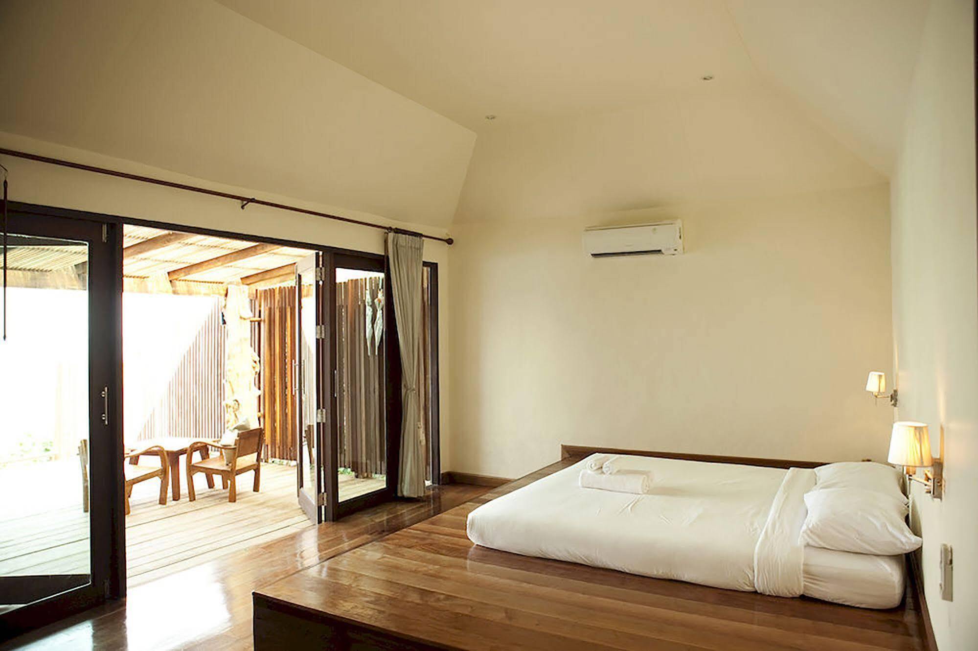 Captain Hook Resort @Koh Kood Ko Kut Exterior photo